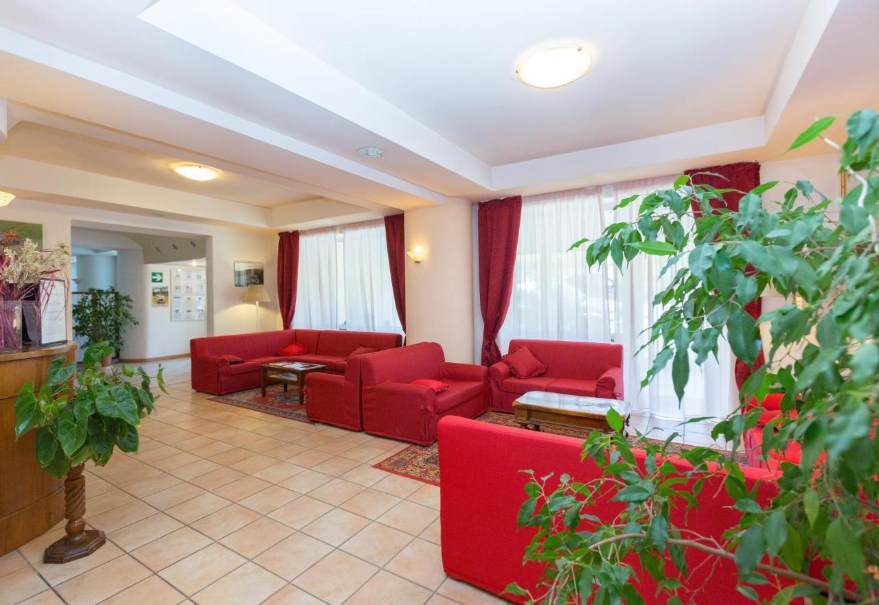 Hotel Gambrinus Абадиа Сан Салваторе Екстериор снимка