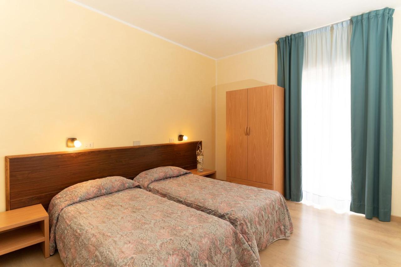 Hotel Gambrinus Абадиа Сан Салваторе Екстериор снимка