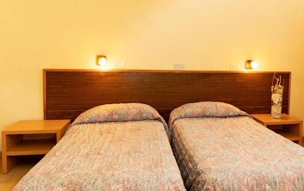 Hotel Gambrinus Абадиа Сан Салваторе Екстериор снимка