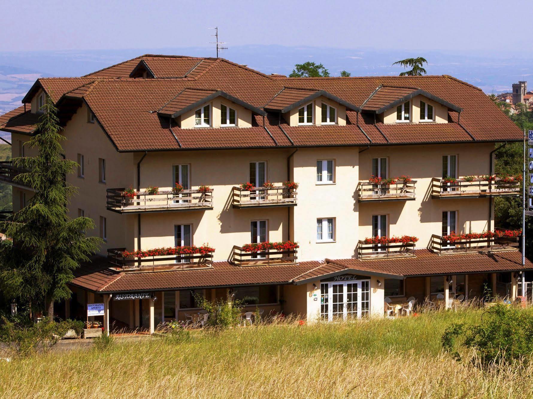 Hotel Gambrinus Абадиа Сан Салваторе Екстериор снимка