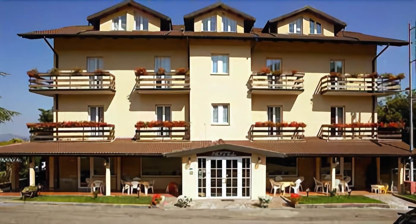 Hotel Gambrinus Абадиа Сан Салваторе Екстериор снимка
