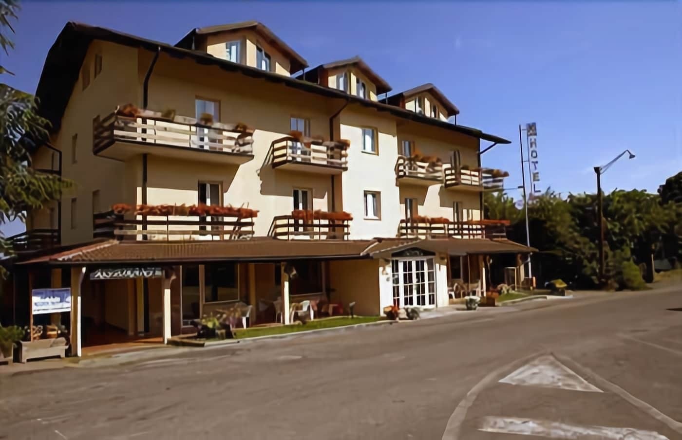 Hotel Gambrinus Абадиа Сан Салваторе Екстериор снимка